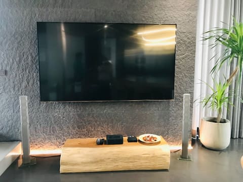 客廳-電視櫃